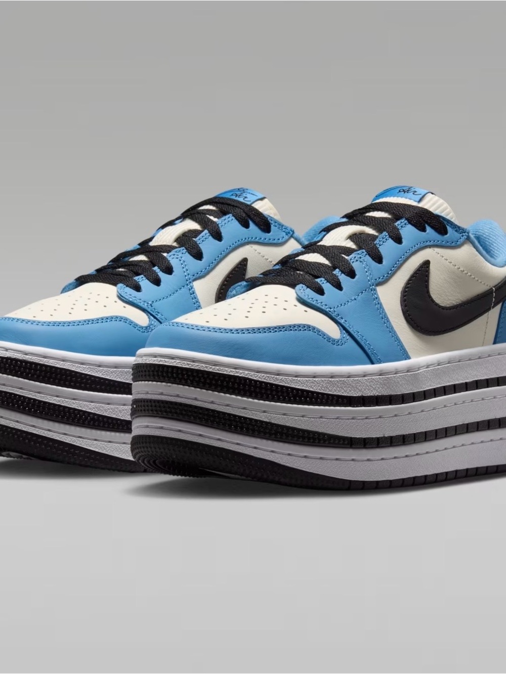 Nike Women’s Blue/White Low-Top Layered Sole Sneaker